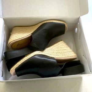 JOYUS ESPADRILLE WEDGE SZ 7.5 new